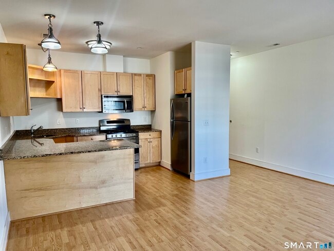 Building Photo - 1343 Boston Post Rd