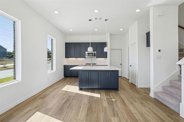 Building Photo - 1102 Bexar Ln