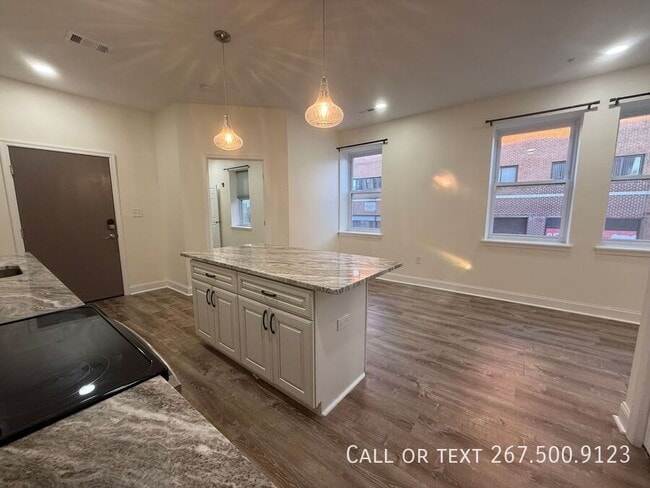 Primary Photo - 301 South St