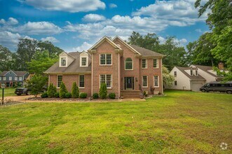 Building Photo - Immaculate Home In Gatling Point!
