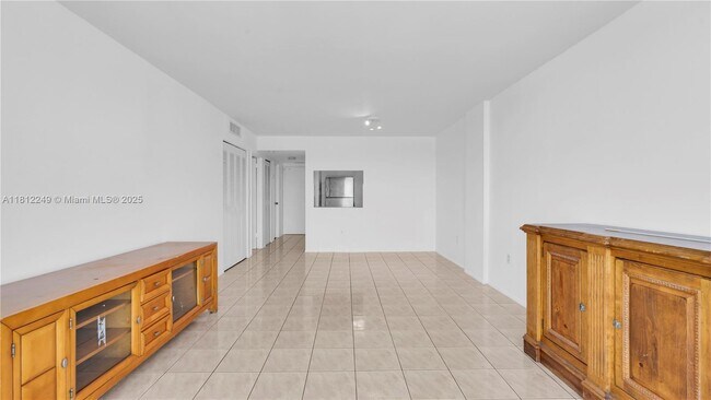 Building Photo - 13155 Ixora Ct
