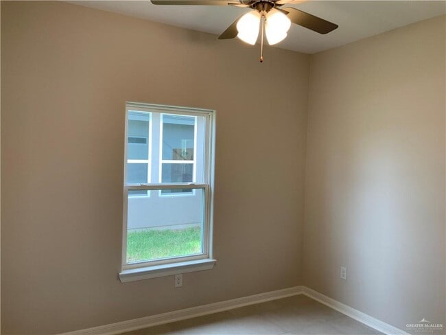 Building Photo - 27 Westway Ave