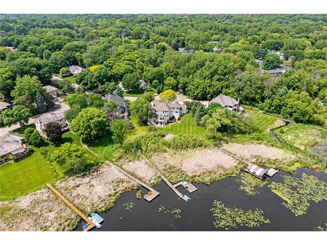 Building Photo - 6210 Deerwood Cir N