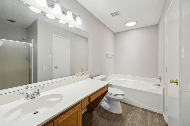 Building Photo - Welcome Home to Winding Creek !