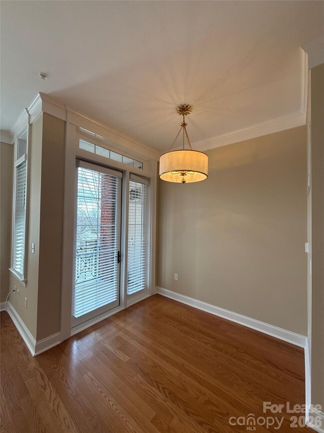 Building Photo - 2810 Selwyn Ave