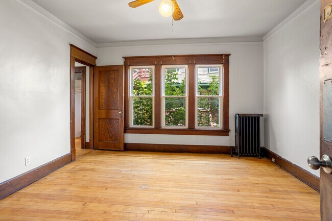 Building Photo - 123 N Maple Ave
