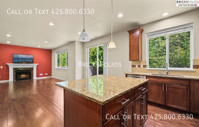 Building Photo - 10550 Sheridan Cres NE