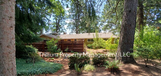 Building Photo - 12424 SW Lesser Rd