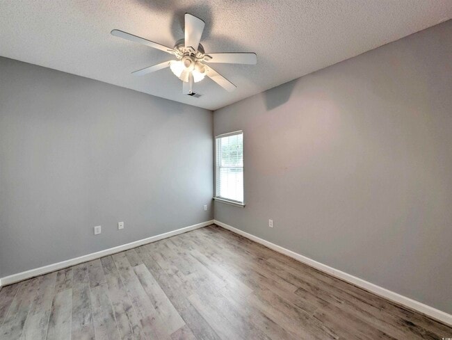 Building Photo - 33 Regal Ln