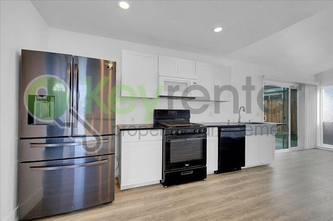 Building Photo - 5631 Mt Everest Ct