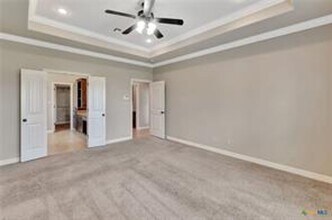 Building Photo - Great Home on  1 acre