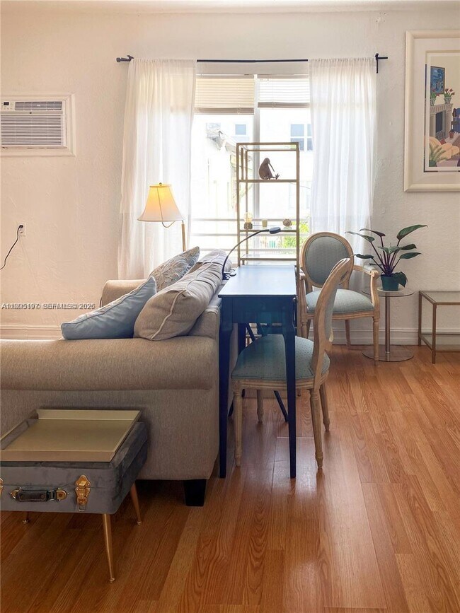 Building Photo - 820 Euclid Ave