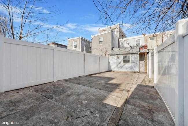 Building Photo - 2814 W Stiles St