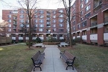 Building Photo - 85 Brainerd Rd