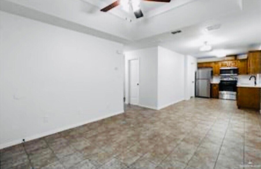 Building Photo - 241 E 19th St