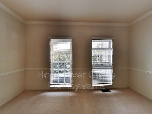 Building Photo - 145 Tanglewood Dr