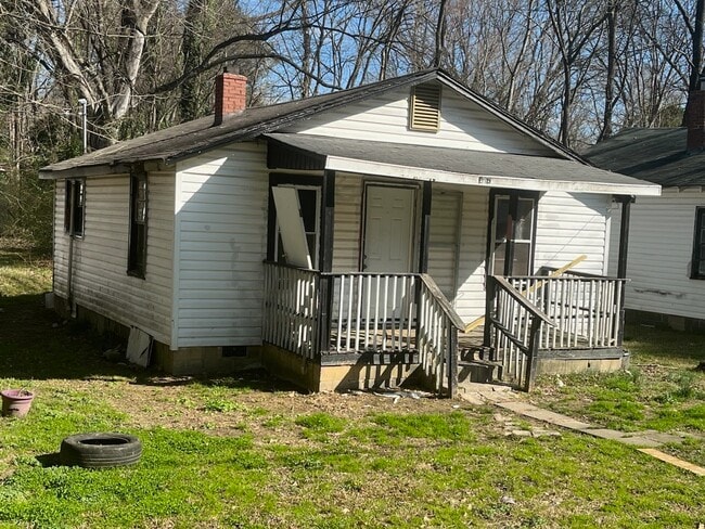 Building Photo - 218 Clyburn St