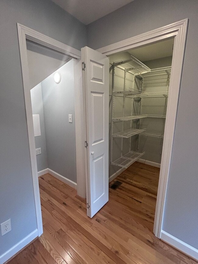 Building Photo - Modern Boone Home | Double Primary Suites | Walk to New Market, Watauga High & the AppalCART