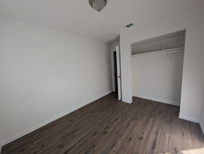 Building Photo - Crystal River 3/1 Duplex Available Near Wa...