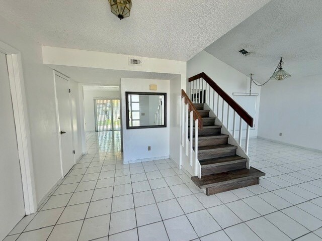 Building Photo - 2640 Debany Rd