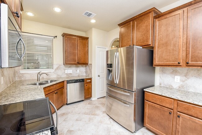 Building Photo - 2826 Whitman Dr