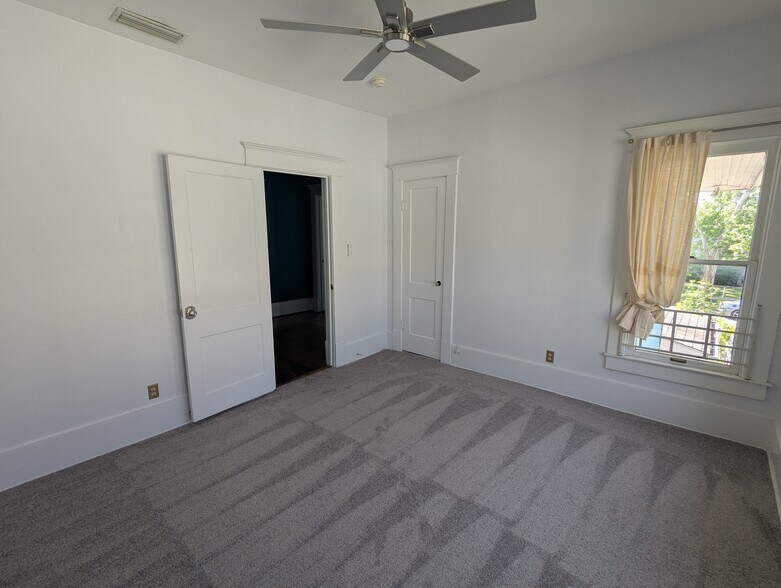 Building Photo - 4526 Reiger Ave