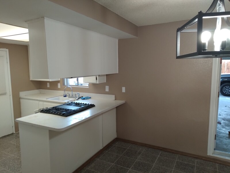 Building Photo - 4465 N Sierra Way