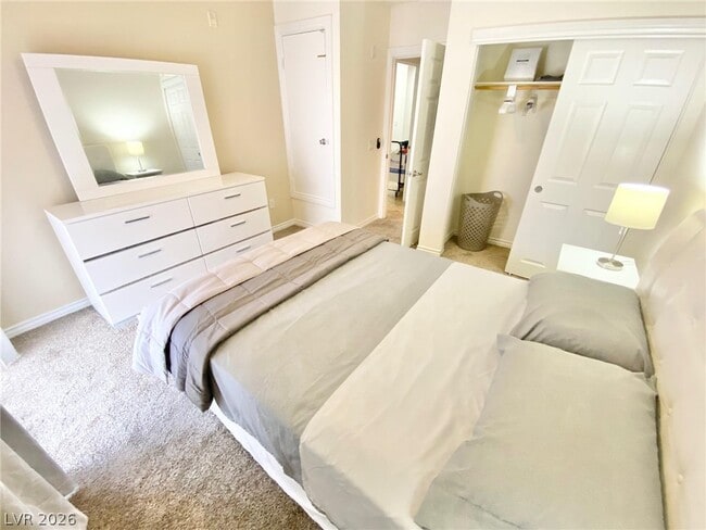 Building Photo - 39 E Agate Ave