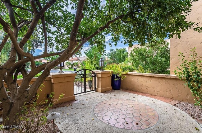 Building Photo - 8602 E Vista Del Lago