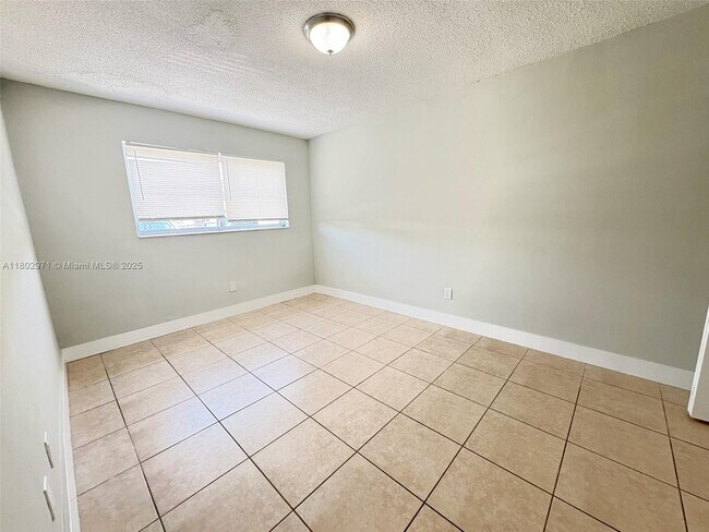 Building Photo - 5420 SW 38th St
