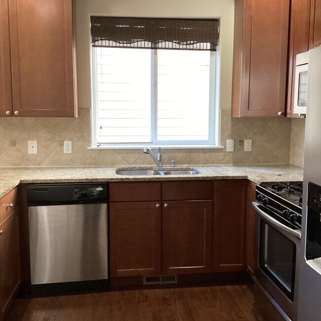 Building Photo - Modern Comfort & Timeless Style in the Heart of Lynnwood