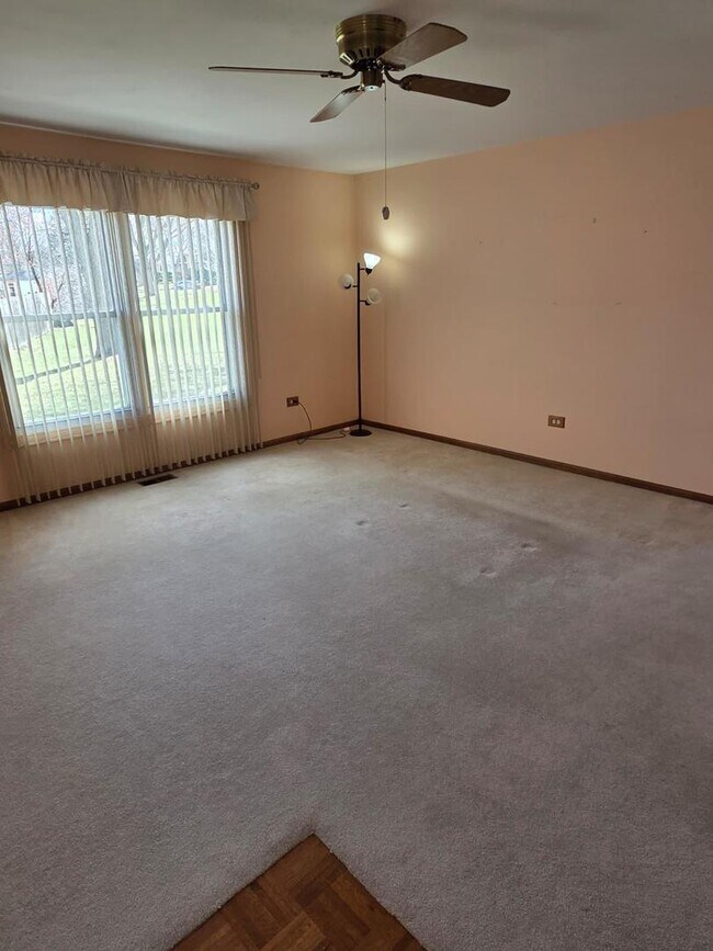 Building Photo - 286 Nantucket Harbor