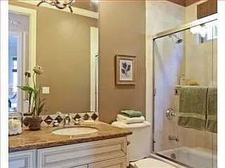 Building Photo - "Elegant 5-Bedroom Oasis with 4 Luxurious ...
