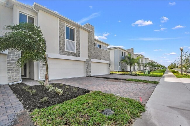 Building Photo - 121 Bogey Dr