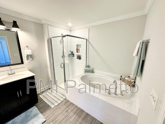 Building Photo - 1059 Ashcroft Cir