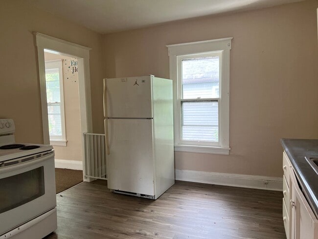 Building Photo - 64-66 Lincoln Ave