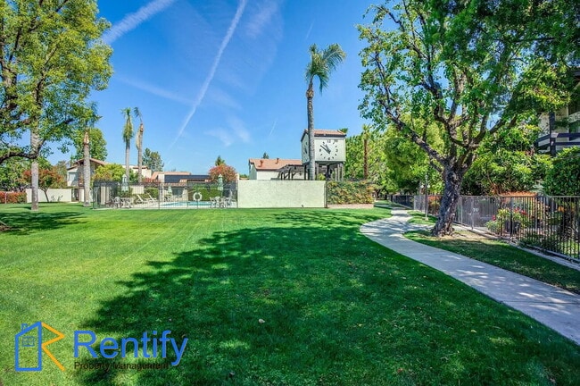 Building Photo - Gated 2bed/2bath home with lots of amenities