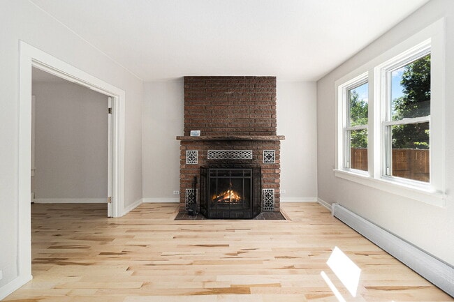 Building Photo - Beautiful Single Family Home Available Now!