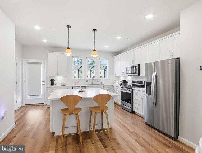 Building Photo - 3289 Watershed Blvd