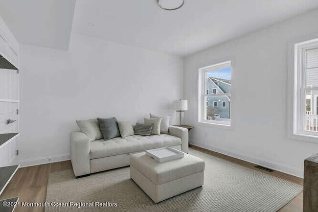 Building Photo - 916 Ocean Ave