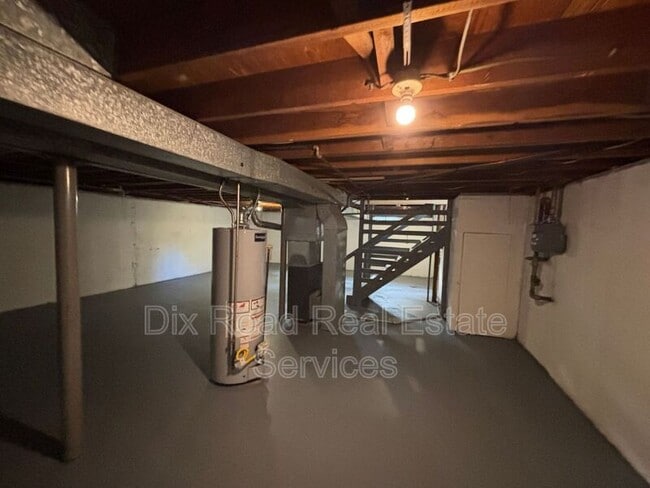 Building Photo - 5441 Bayside Dr