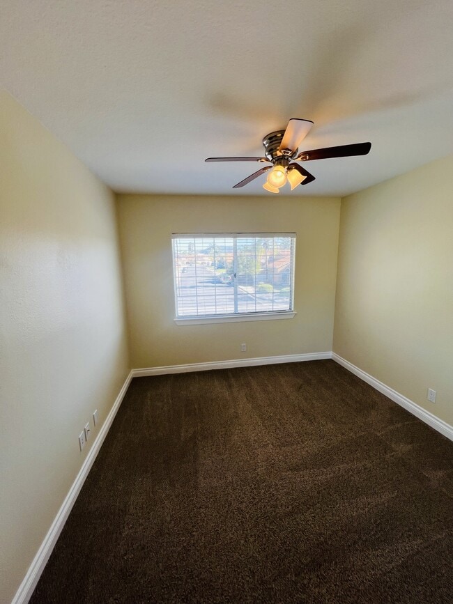 Building Photo - 25183 Parkcrest Dr