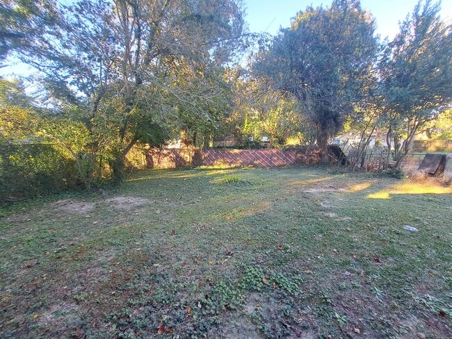 Building Photo - Recently Renovated 3BR/1BA Home!