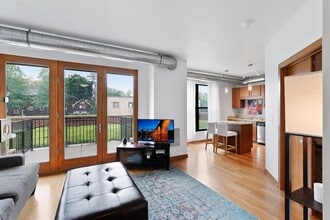 Building Photo - 15 E Franklin Ave