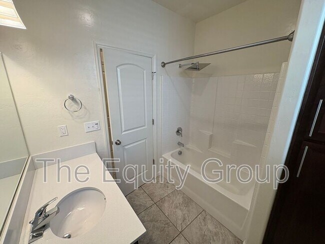 Building Photo - 3215 N Kent St