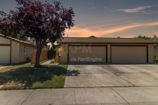 Primary Photo - 8720 Fox Creek Dr