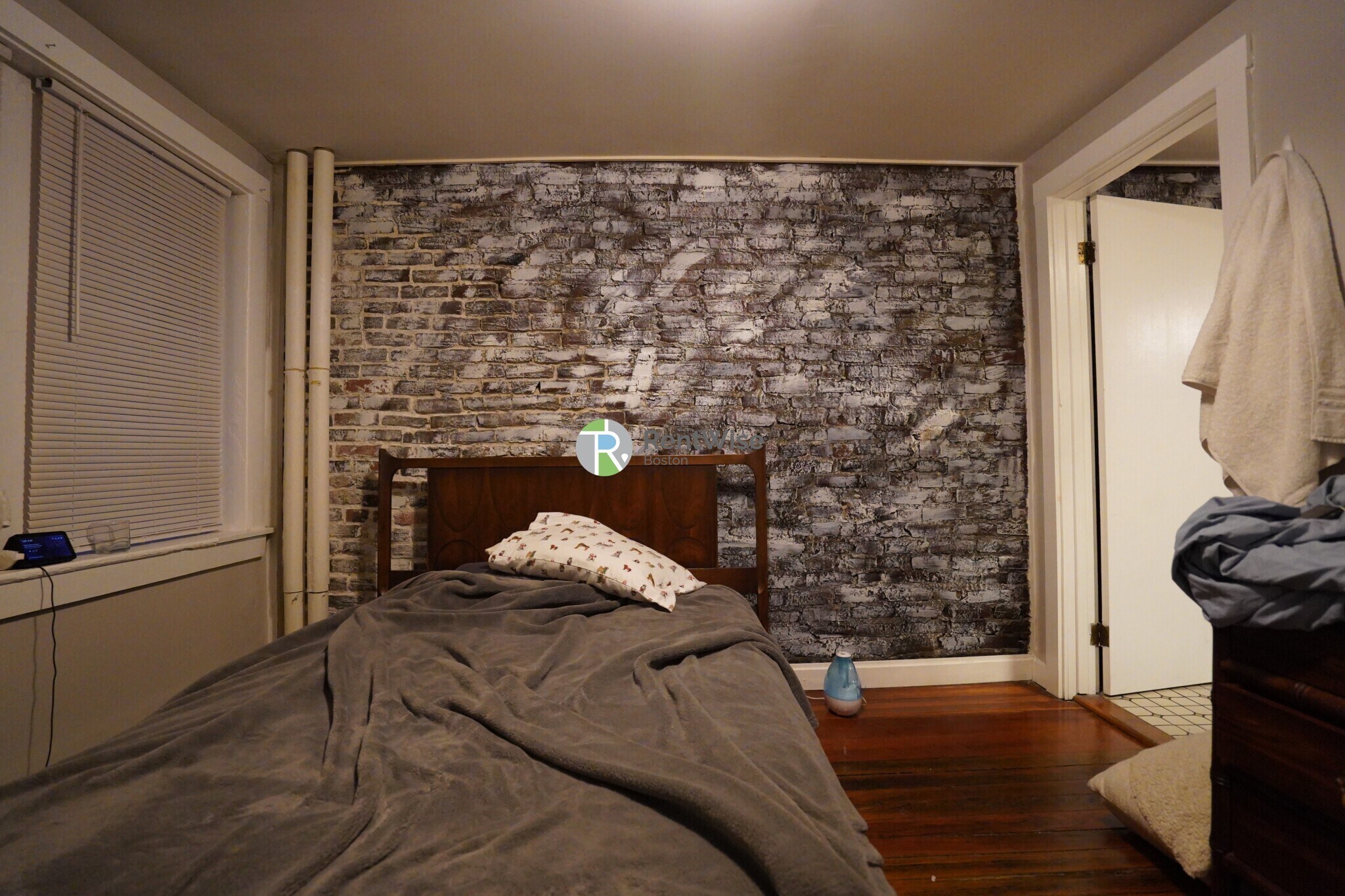 Building Photo - 72 Revere St