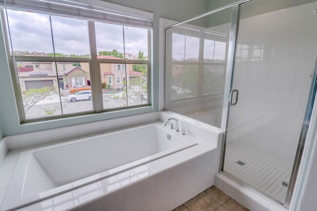 Building Photo - 3637 Alander Ct