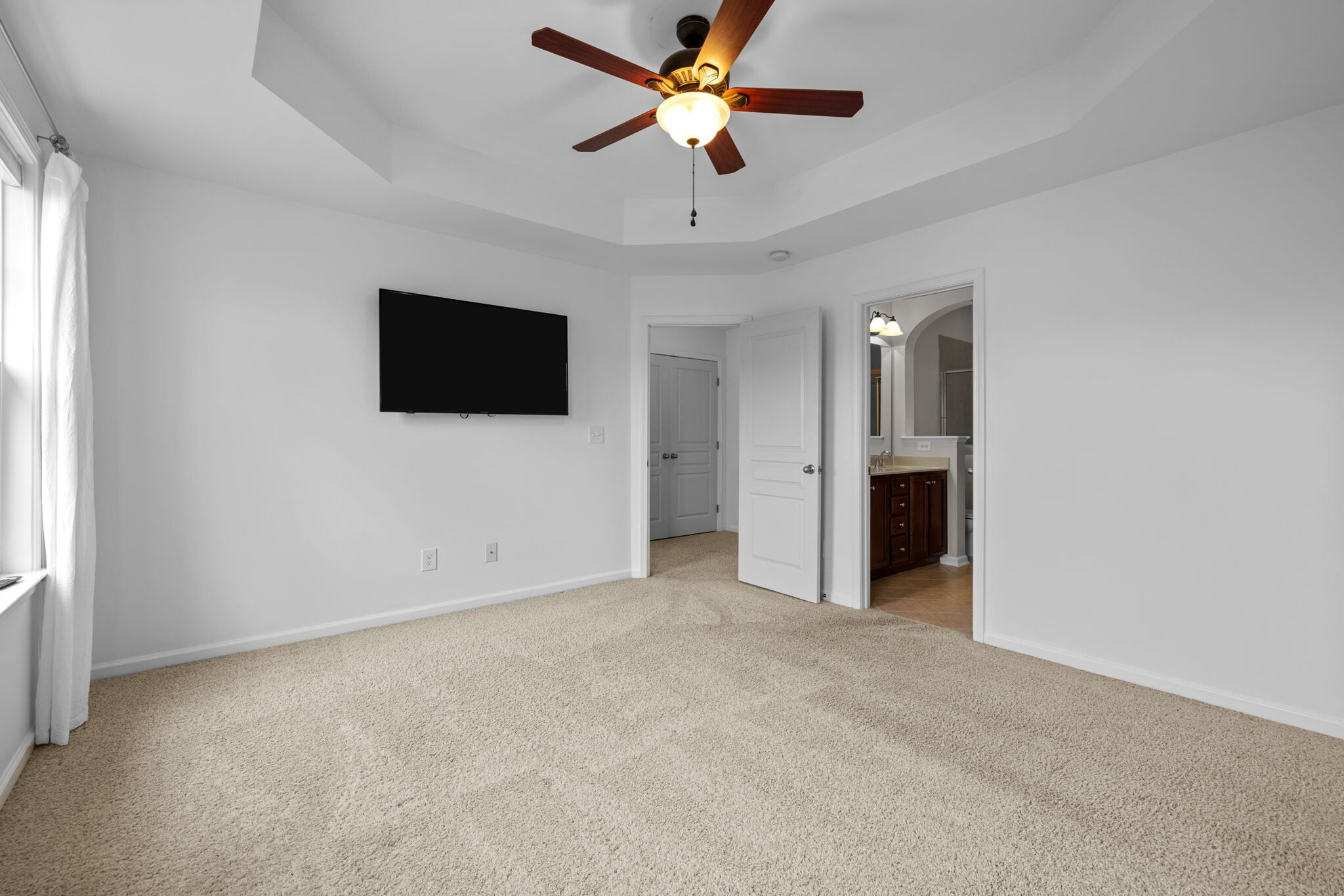 Building Photo - 10122 Glen Autumn Rd