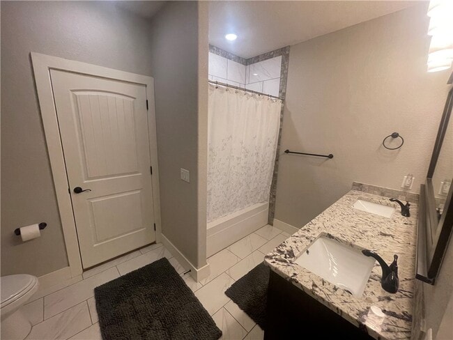 Building Photo - 2200 NW Small Oaks St